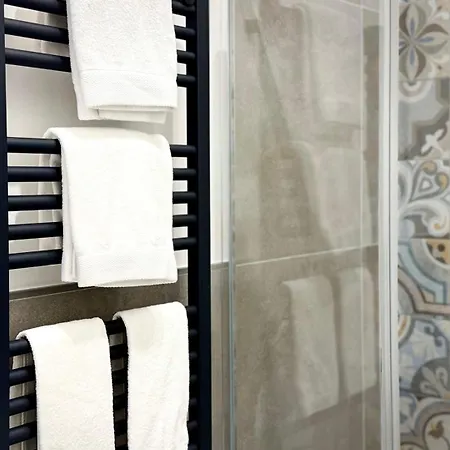 Laus Andrea Da Luxury Design 1 *